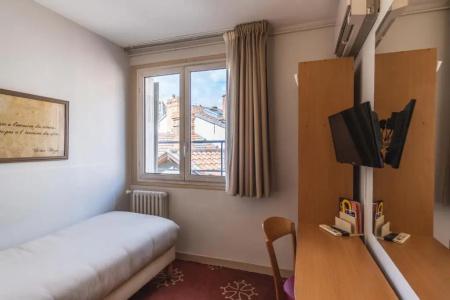 Ours Blanc - Place Victor Hugo - 99