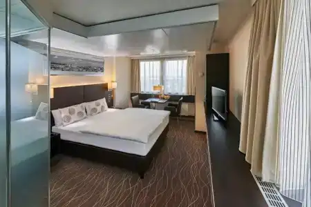 Park Inn by Radisson Berlin Alexanderplatz - 69