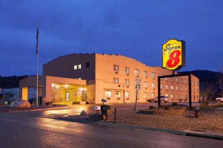 Super 8 by Wyndham - 10