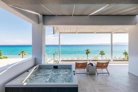 Blue Carpet Luxury Suites - 170