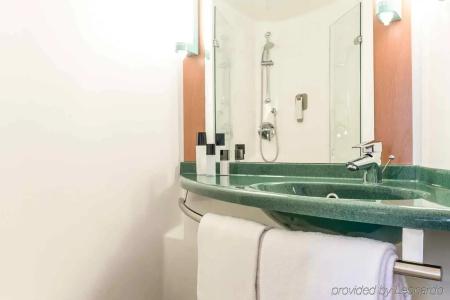 ibis Bordeaux Centre Bastide - 8