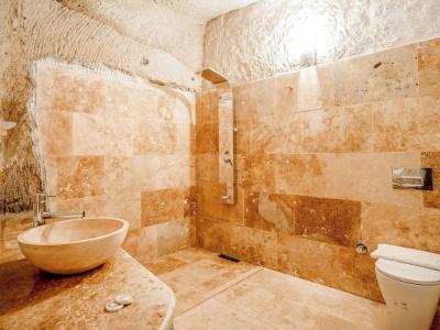 Atilla's Cave - 531