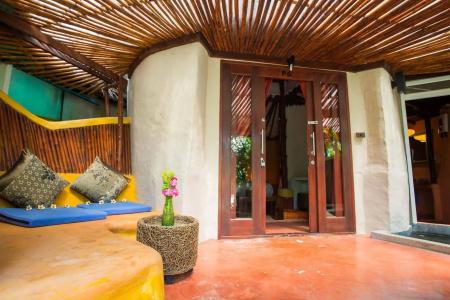 B52 Beach Resort - 17