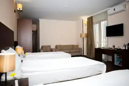 Corner Inn - 12