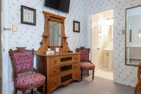Stone Maiden Inn - 41