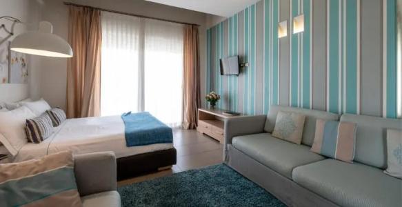 Le Rose Suite - 81
