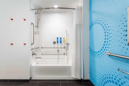 Homewood Suites by Hilton West - 8