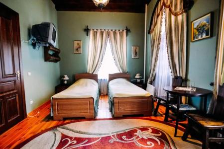 Antique House - 7