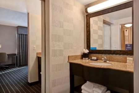 Hampton Inn & Suites-Downtown-Riverplace - 84