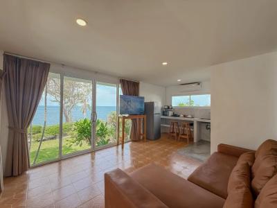 Bounty Resort - 6