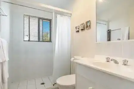 Byron Central - 32
