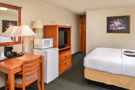 Courtesy Inn Downtown - 1