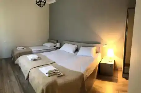 Baqari Inn - 1