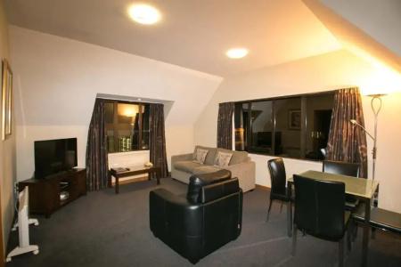 Allan Court - 123