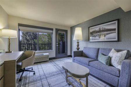 DoubleTree by Hilton - 58