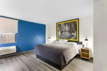 Super 8 by Wyndham Chicago IL - 9