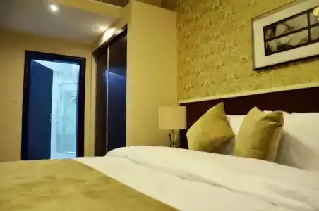 City Rose Suites - 251