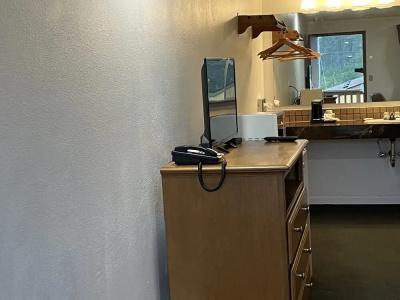 Economy Inn - 14
