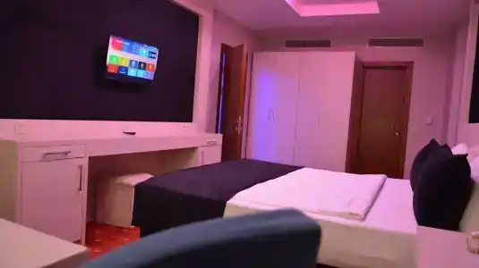 LARA SPA - 90