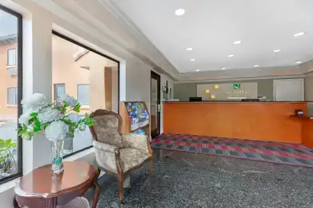 Quality Inn & Suites Oceanside Near Camp Pendleton - 3