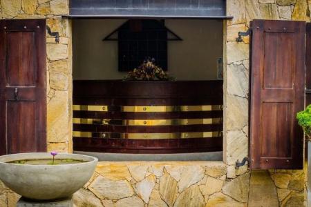 St.Lachlan & Suites - 10