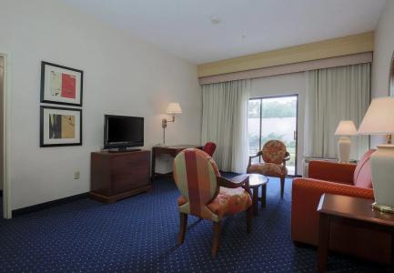 Courtyard by Marriott - 1