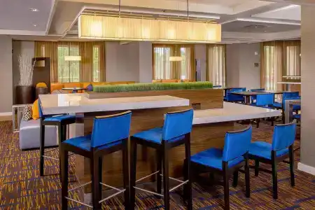 Courtyard Research Triangle Park - 9