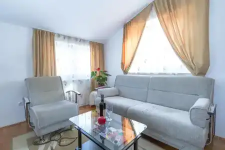 Elena - 3