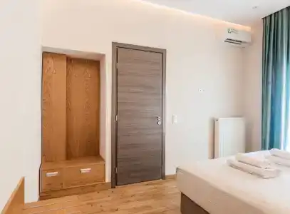 Nicholas Point and Rooms - 15
