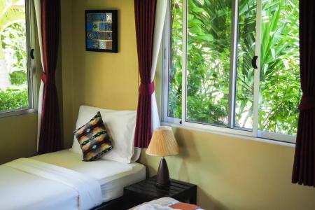 Lanta Castaway Beach Resort - 89