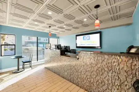 Howard Johnson by Wyndham San Francisco Marina District - 17