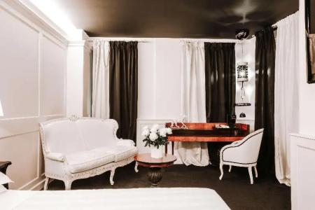 Glam Boutique - 52