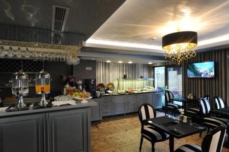Le Petit Palace - Special Category - 3