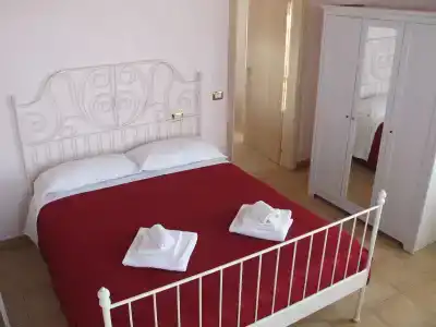 Insolent Inn - 1