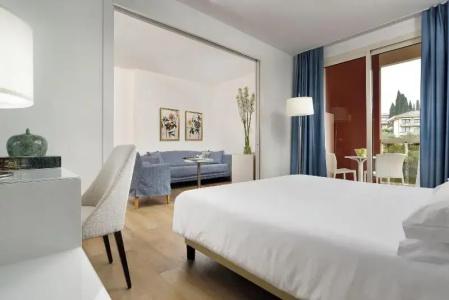 Continental Wellness & Spa - 77