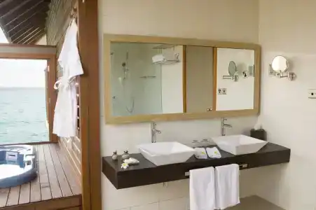 Veligandu Island Resort & Spa - 10