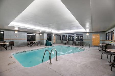 Comfort Suites West - 18