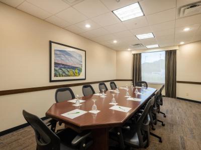 Holiday Inn Coliseum, An Ihg - 32