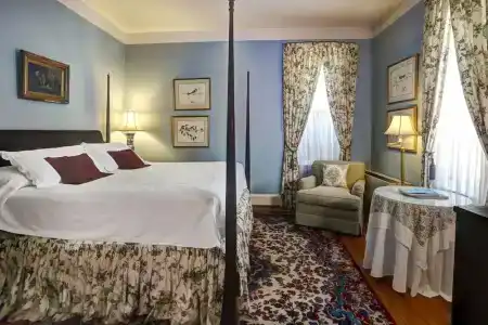200 South Street Inn - 20