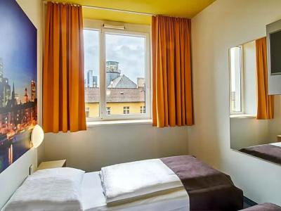B&B Frankfurt Hauptbahnhof - 23