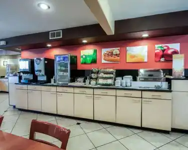 Quality Inn Airport East - 21