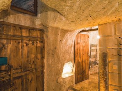 Atilla's Cave - 38