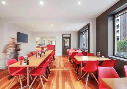 ibis World Square - 17