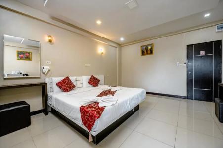 Gold Airport Suites - 37