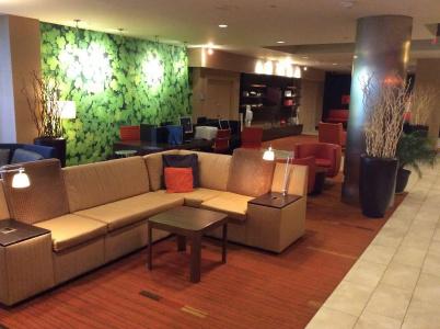 Courtyard by Marriott New York LaGuardia Airport - 1