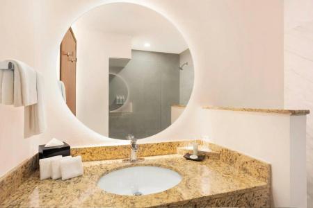 Courtyard by Marriott Mexico City Airport - 9