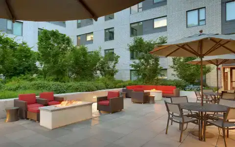 Hyatt House Portland / Downtown - 24