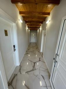 Rias Penthouse Suites - 17