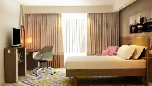 Hampton By Hilton Dubai Airport - 4
