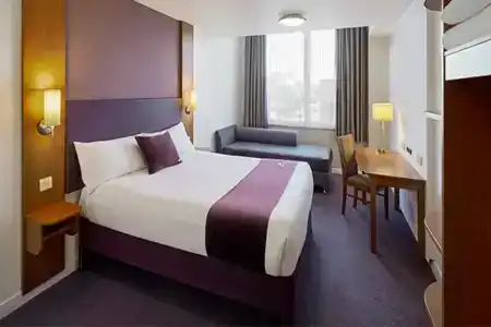 Premier Inn Greenwich - 5